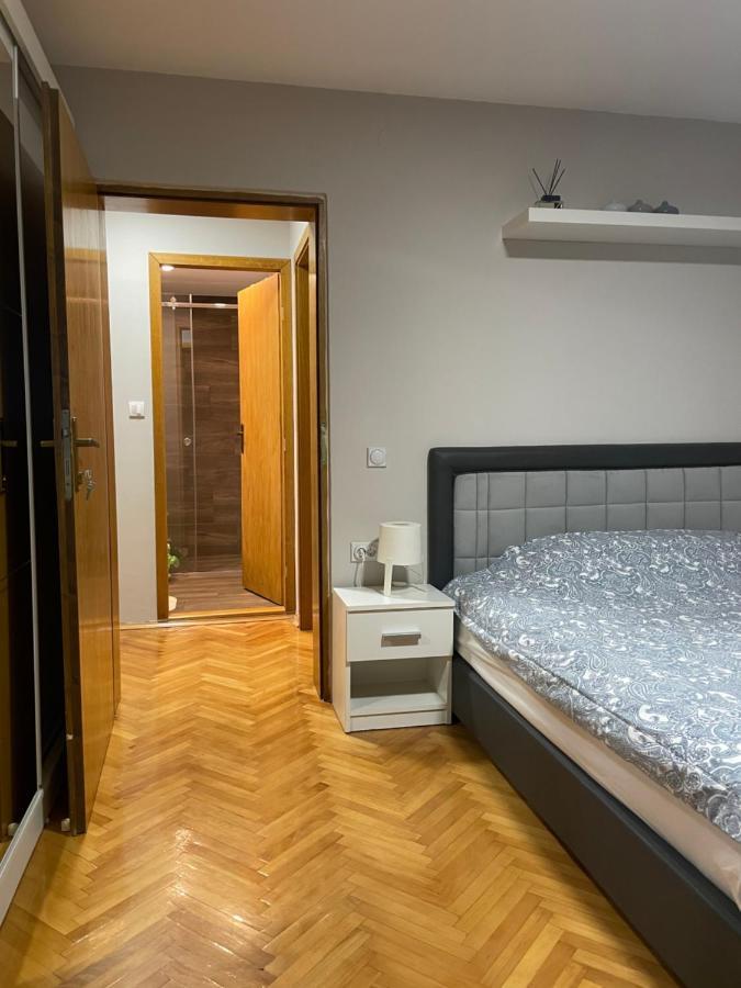 Leo Apartamento Ni Exterior foto