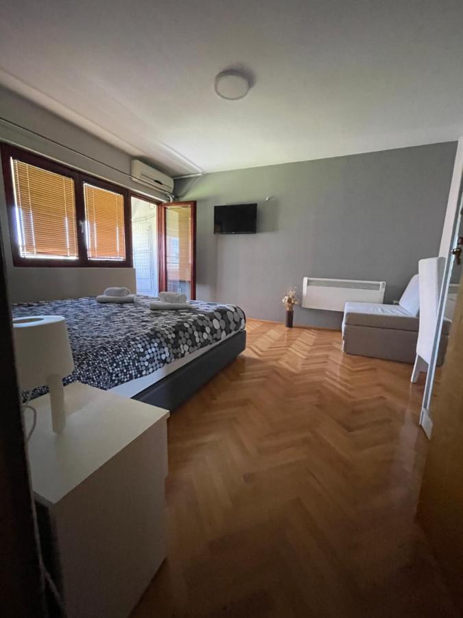 Leo Apartamento Ni Exterior foto