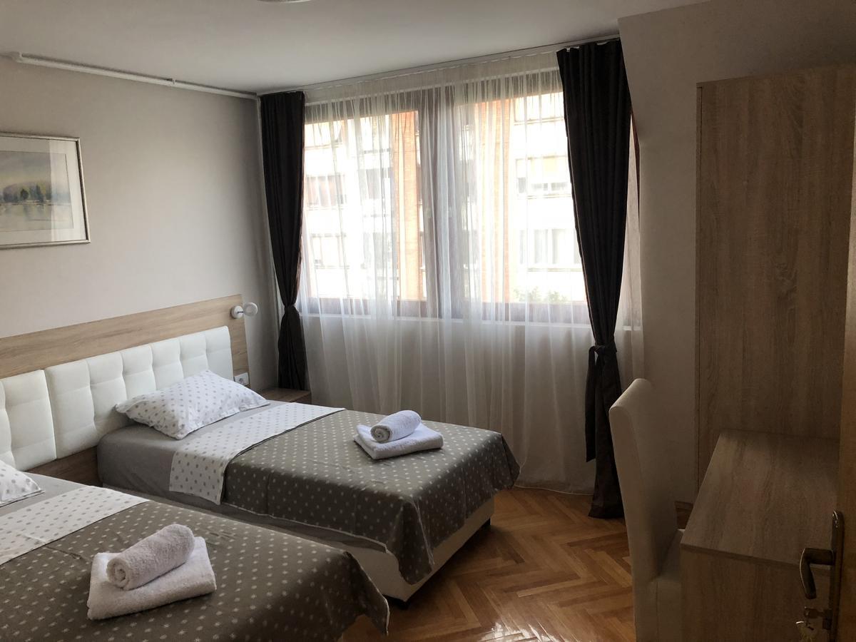 Leo Apartamento Ni Exterior foto