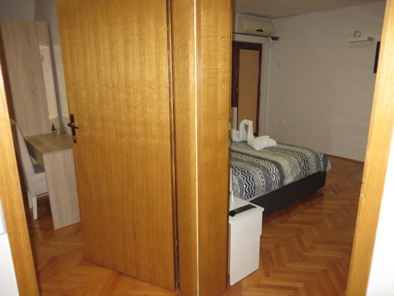 Leo Apartamento Ni Exterior foto